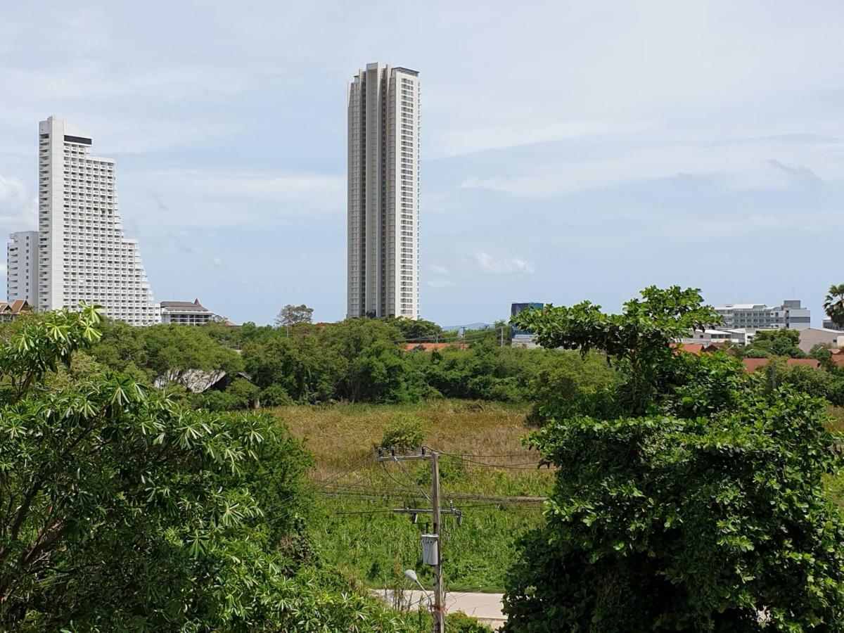 Villa Germania Pattaya Esterno foto
